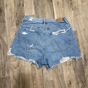 American Eagle Highest Rise 90s Boyfriend Distressed Denim Shorts 6 thumbnail 4