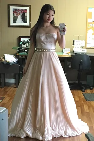 Dress thumbnail 1