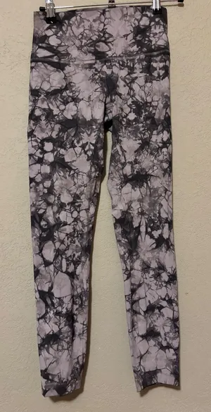 Lululemon Tie-Dye Leggings Size 4 thumbnail 1