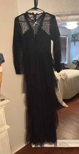 Black dress thumbnail 1