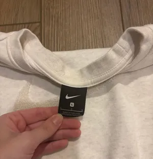 Crewneck thumbnail 3