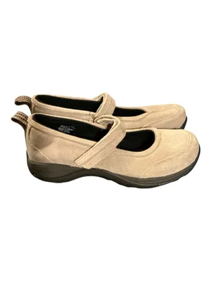 LL Bean Women’s Size 7.5 M Beige Suede Mary Jane Comfort Walking Shoes (Item 278614) thumbnail 3