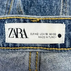 Zara Women's Blue Distressed High Waisted Wide Leg Baggy Denim Jeans Size 10 thumbnail 4