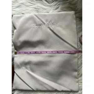 NWT’s Cozy Earth Beige Zippered Dust Bag Pouch Bag thumbnail 6