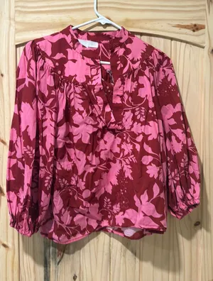 Pink floral shirt Size M thumbnail 1
