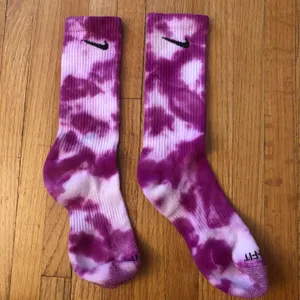 Tie Dye Crew Socks Pink thumbnail 2