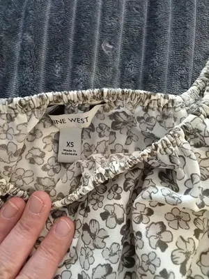 Nine West XS Gray Floral Peasant Top 90's Vibe thumbnail 3