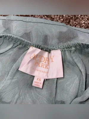 Puff Sleeve Peplum Top thumbnail 2