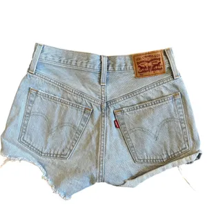 Levi’s 501 High Rise Denim Shorts Sz 24 Light Wash Cotton Distressed Button Fly thumbnail 5
