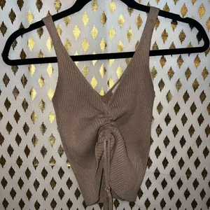 Dreamers by Debut Nude tan sweater v neck tank top crop top size L thumbnail 2