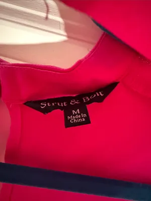 Sleeveless High-Low Tank Top in Bright Fuchsia thumbnail 2