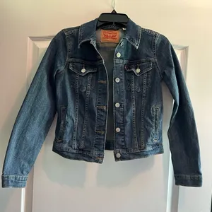 Levis Jean Jacket Women Small Blue Denim Classic 100%‎ Cotton Pockets thumbnail 1