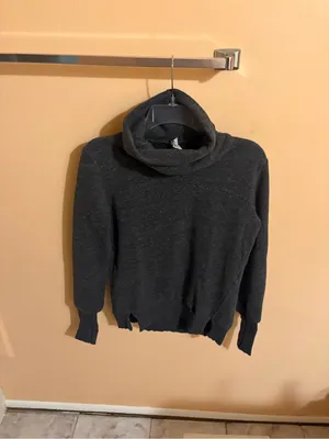 Alo Yoga Funnel Neck Sweatshirt in Haze Gray Charcoal thumbnail 3