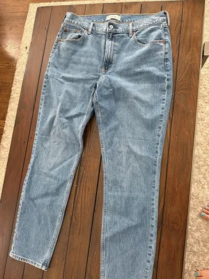Abercrombie High Rise Straight Leg Jeans Size 32 Women’s Denim Medium Wash thumbnail 3