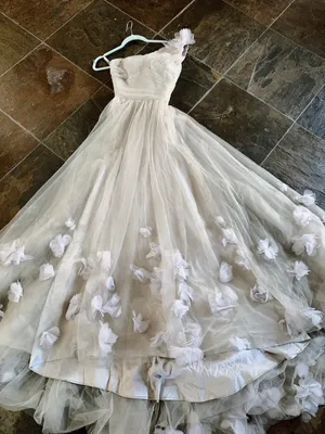 Gorgeous Dress thumbnail 4