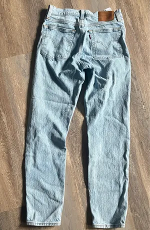 Levi’s Wedgie Jeans thumbnail 2