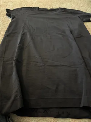Lulu lemon 🍋 swiftly Black Athletic Tee - SWEAT LIFE thumbnail 1