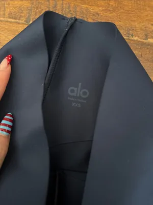 ALO Yoga High-Waist Leggings in Navy Blue thumbnail 3