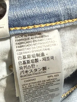 Levi Strauss & Co. women’s size 28 311 shaping skinny jeans light thumbnail 7