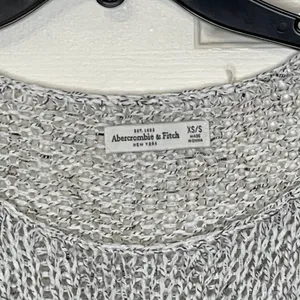 Abercrombie & Fitch Open Knit Sweater Size XS Beige With Black Fleck Womens‎ thumbnail 2