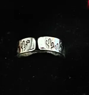 Women’s Stainless Steel Silver Aztec Embellished 4mm Ring Size 6 thumbnail 2