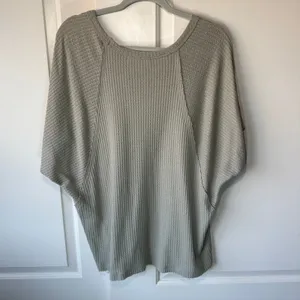 Rae‎ Mode Womens Top Gray V Neck Short Sleeve Waffle Knit Slouchy Made in USA OS thumbnail 3