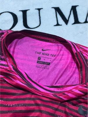 Nike Dri-FIT Women's T-Shirt – Size Medium thumbnail 4