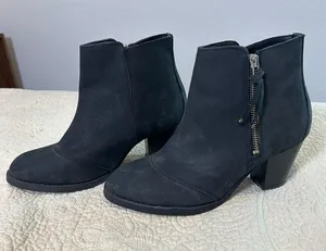 Topshop Black Suede Ankle Booties with Side Zip thumbnail 1