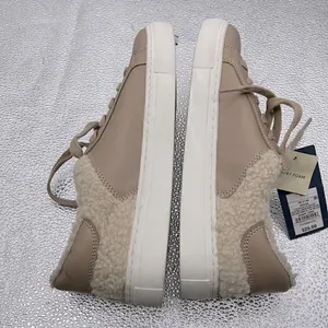 Universal Threads memory foam beige sneakers thumbnail 4
