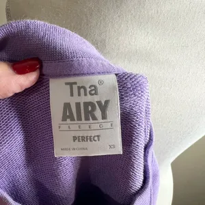 Aritzia TNA airy perfect fleece crop sweatshirt XS thumbnail 12