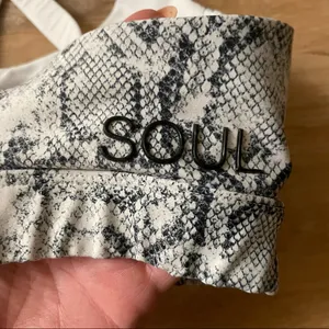 Soul by SoulCycle white snakeskin set thumbnail 9
