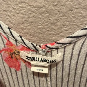 Billabong Women’ Floral Striped Sundress Size Small thumbnail 5