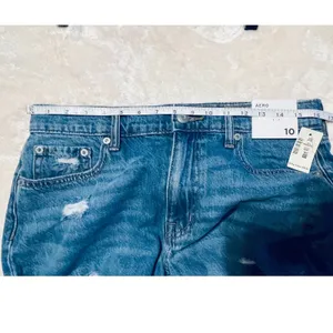 Aeropostale Womens High‎ Rise Distressed Mom Jeans Medium Wash Size 10 NWT thumbnail 6