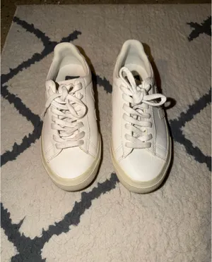 VEJA White leather Sneakers thumbnail 3