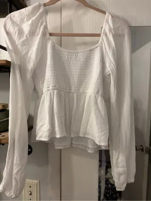 Hollister White Peasant Smocked V-Neck Babydoll Top thumbnail 3