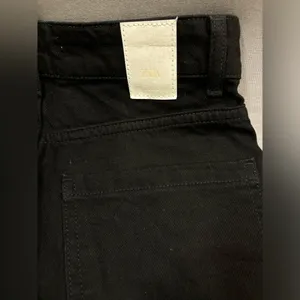 Zara women’s straight leg black denim unfinished hem excellent condition size 4 thumbnail 4
