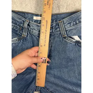Levis '94 Baggy Jeans Women 25x31 Medium Wash Blue EUC! thumbnail 9