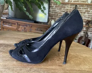 Vintage JoPini Sandro Vicari Black Suede Peep Toe Heels Italy Size 37 thumbnail 1