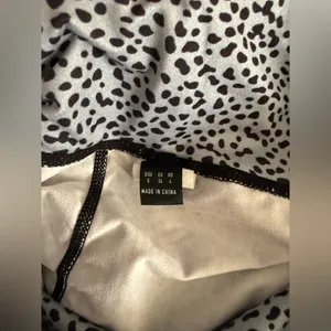 SheIn Gray Leopard Print Sports Bra and Shorts Set thumbnail 4