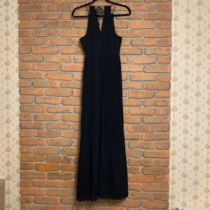 Abercrombie &‎ Fitch Dress Size Medium Black Pleated Maxi Chevron Hem Sleeveless thumbnail 5