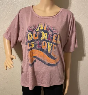 Jessica Simpson NWT Women's Rose Colored "All You Need Is Love" Shirt X-Large thumbnail 2