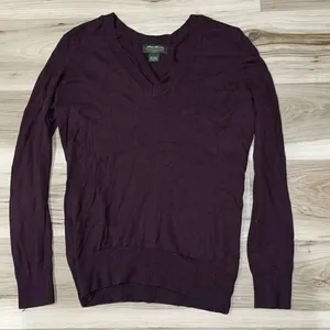 Eddie Bauer Maroon Cashmere Blend Sweater Women’s Medium thumbnail 1