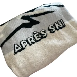 Victoria's Secret PINK Apres Ski Mountain Graphic Crewneck Sweater Green S NWT thumbnail 4