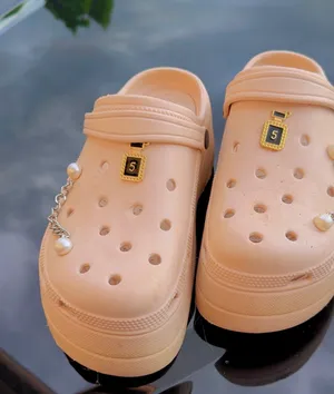 Crocs Classic Clogs Peach with Rhinestone Jibbitz Charms Women’s Size 8 thumbnail 1