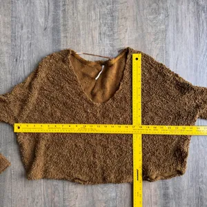Free People Brown Popcorn Knit Cropped V-Neck Slouchy Sweater Small Oversized thumbnail 6
