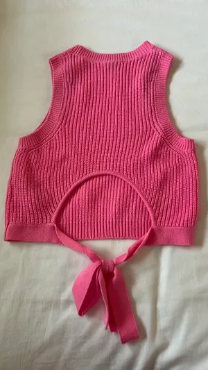 H&M Hot Pink cropped sweater thumbnail 2