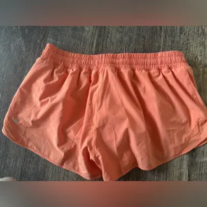 NWT Lululemon Hotty Hot Running Shorts Low Rise 2.5”‎ Lined Coral Kiss Size 12 thumbnail 5