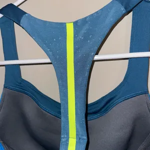 Nike tank top thumbnail 3