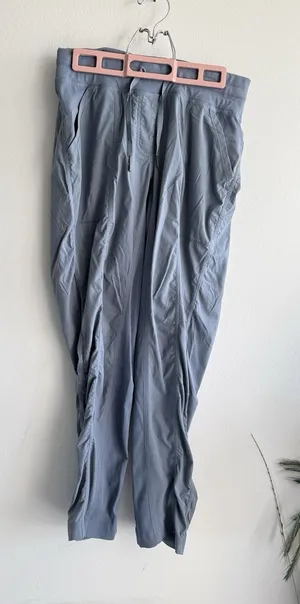 Lululemon Women's Dance Studio Mid-Rise Jogger Blue Size 6‎ thumbnail 1