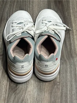 On Running Women's White Sneakers with Light Pink Lining Size 9.5 thumbnail 3